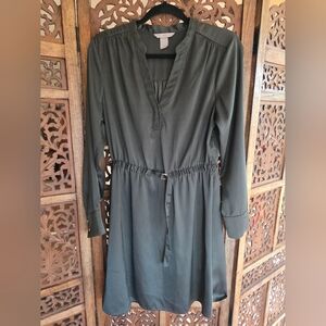 h&m green long sleeve dress Women's Olive Features a boat neck and long sleeves. H&M LONG SLEEVE GREEN DRESS